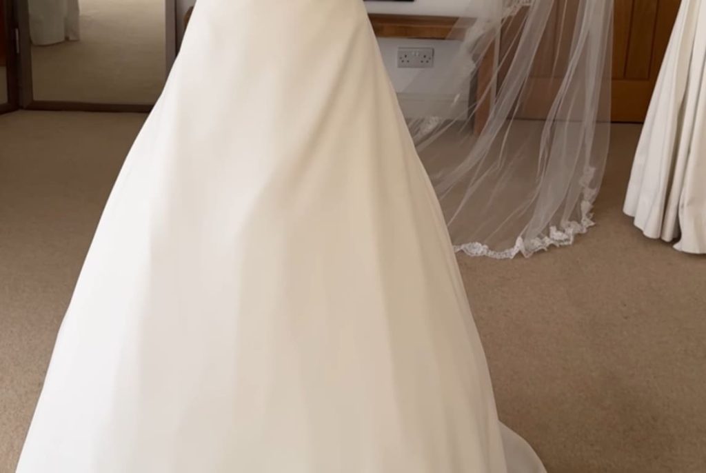 Trumpet vs. Mermaid Dress: What's the Difference?